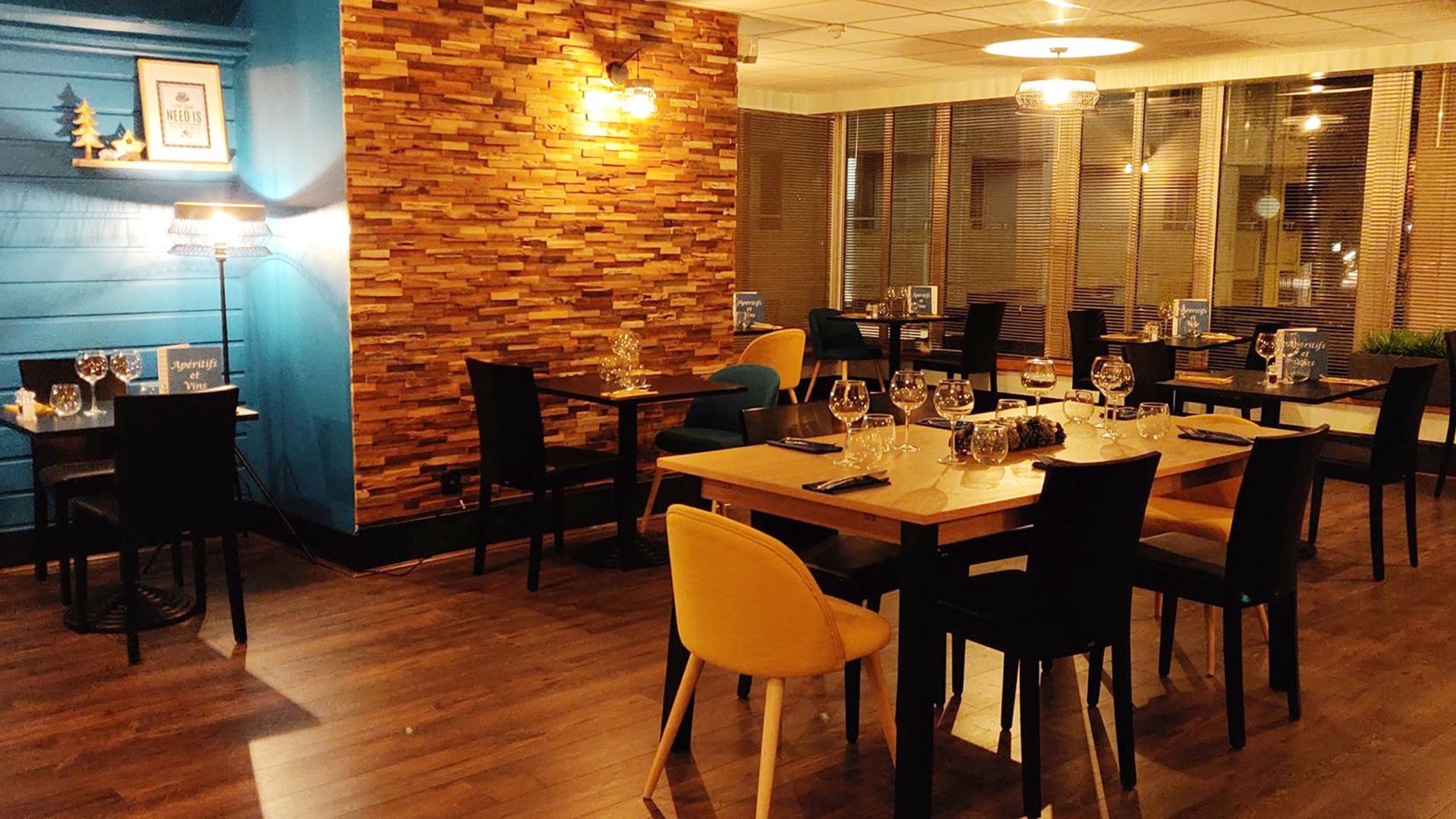 Salle du restaurant au Casino Partouche d'Arcachon, un cadre raffiné pour des repas gastronomiques.